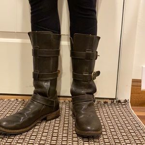 Fiorentini and Baker—designer gray leather boots with buckles